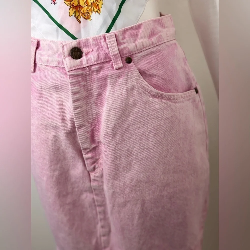 Levi’s vintage Pastel Pink Denim Skirt Sz 11. D10